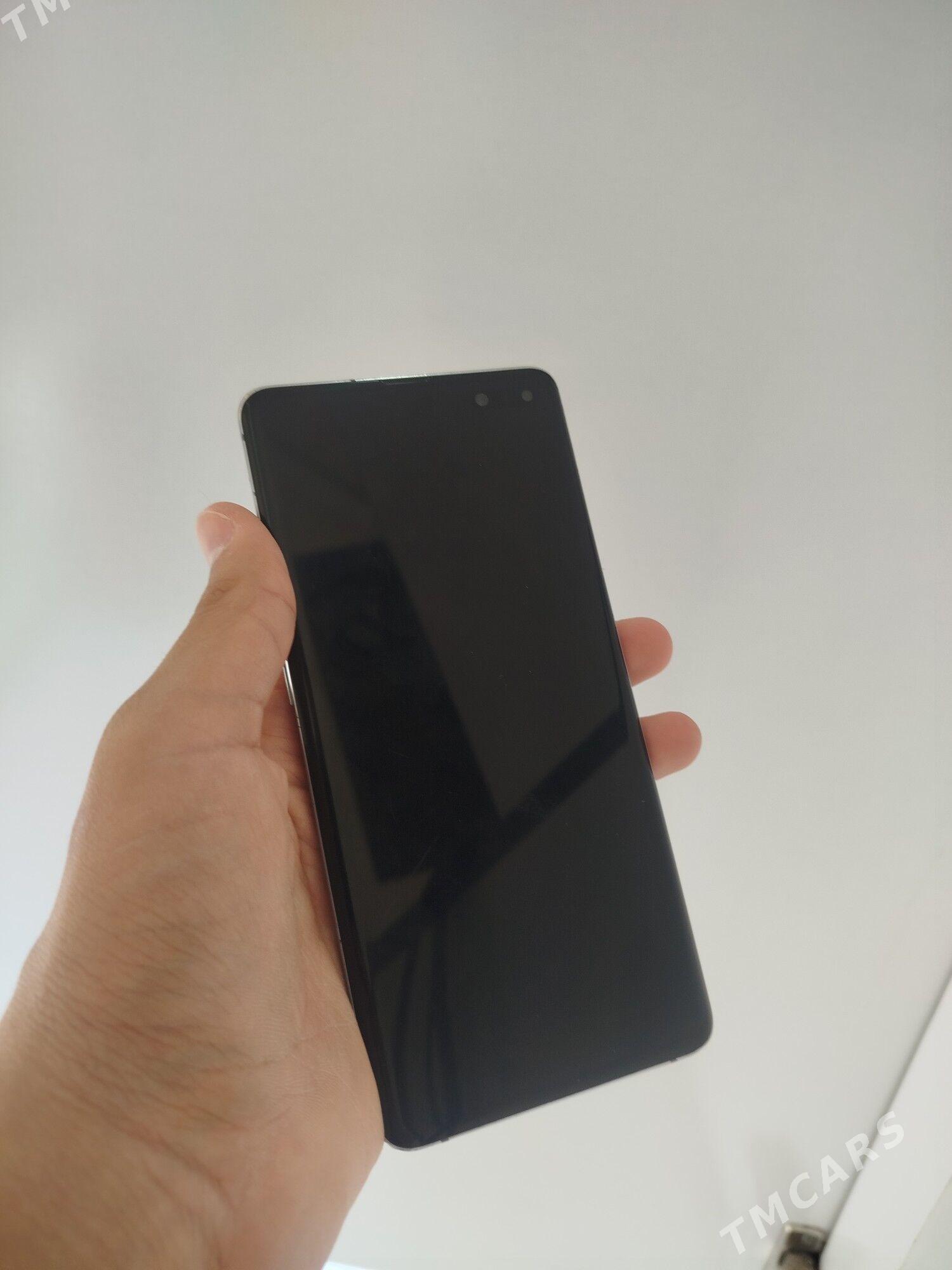 S10 5G - Mary - img 1