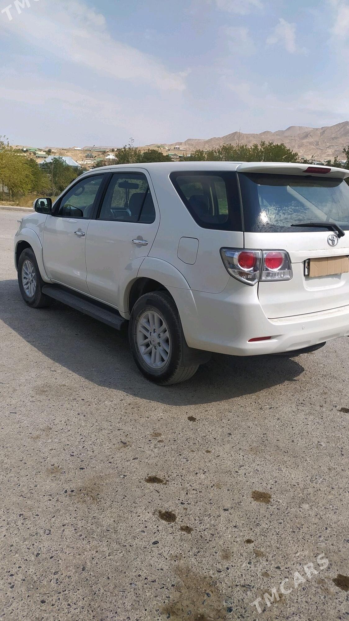 Toyota Fortuner 2014 - 390 000 TMT - Туркменабат - img 4