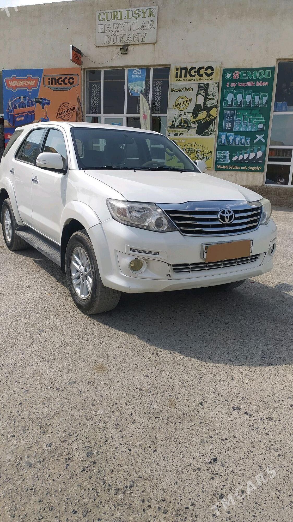 Toyota Fortuner 2014 - 390 000 TMT - Туркменабат - img 2