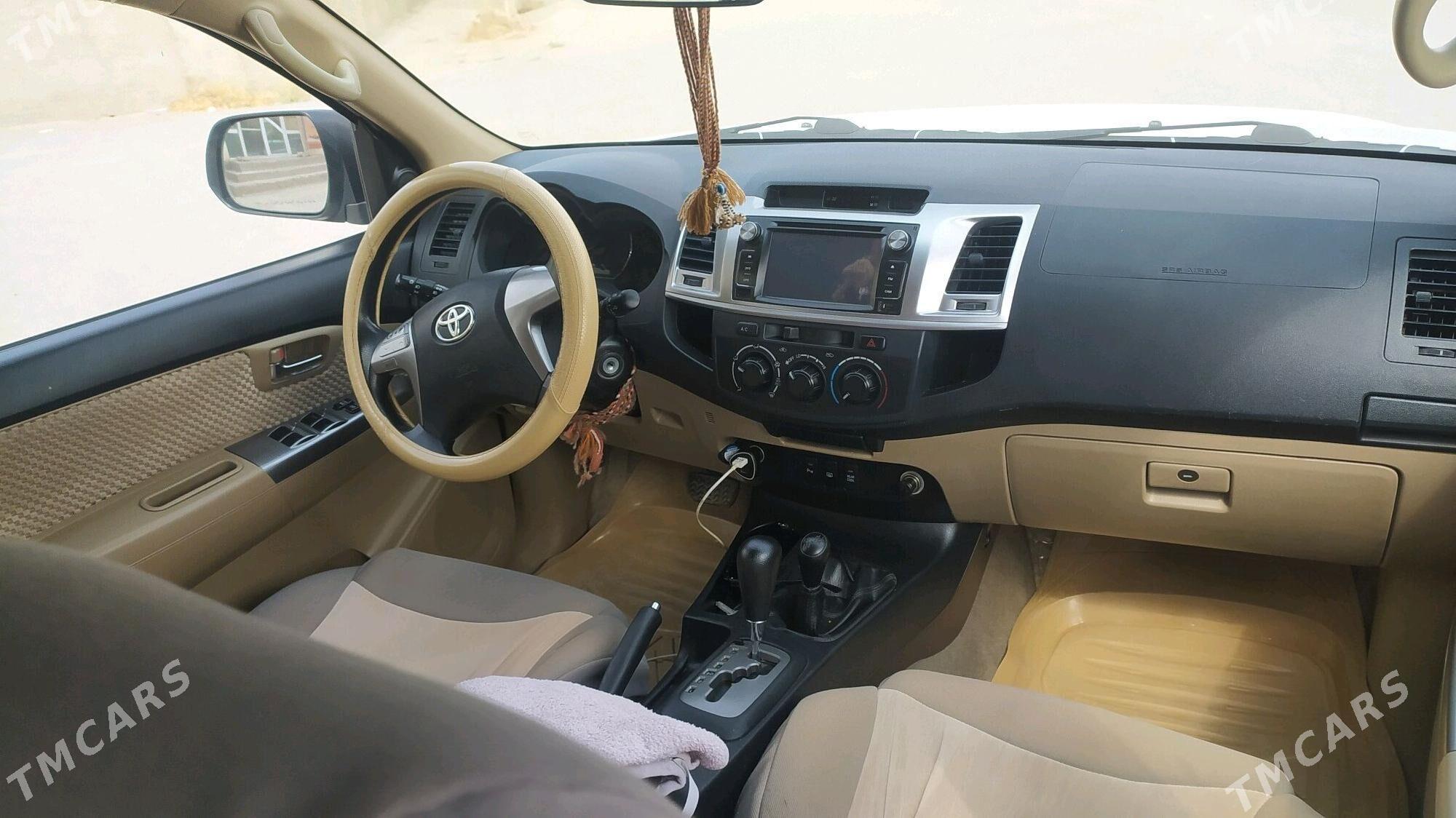 Toyota Fortuner 2014 - 390 000 TMT - Туркменабат - img 5