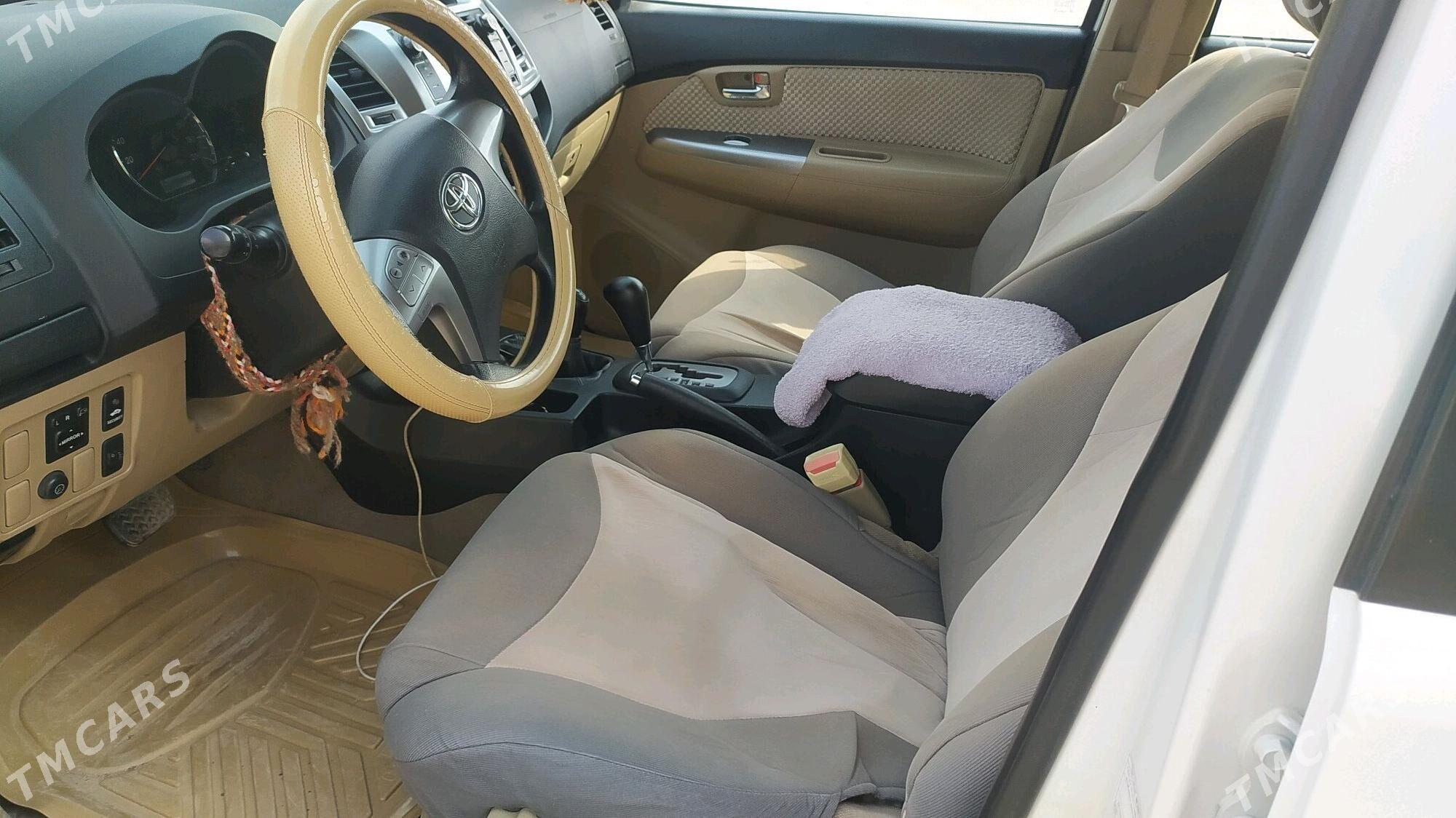 Toyota Fortuner 2014 - 390 000 TMT - Туркменабат - img 3