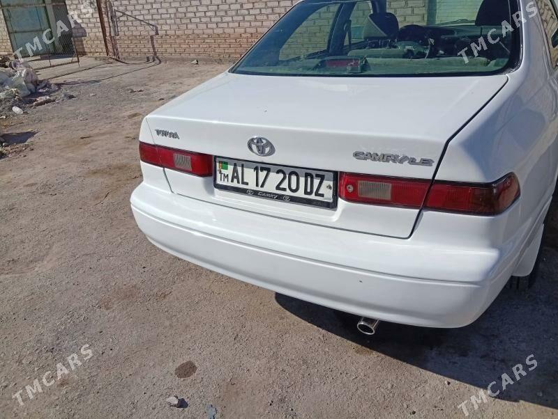 Toyota Camry 1998 - 126 000 TMT - Дашогуз - img 7