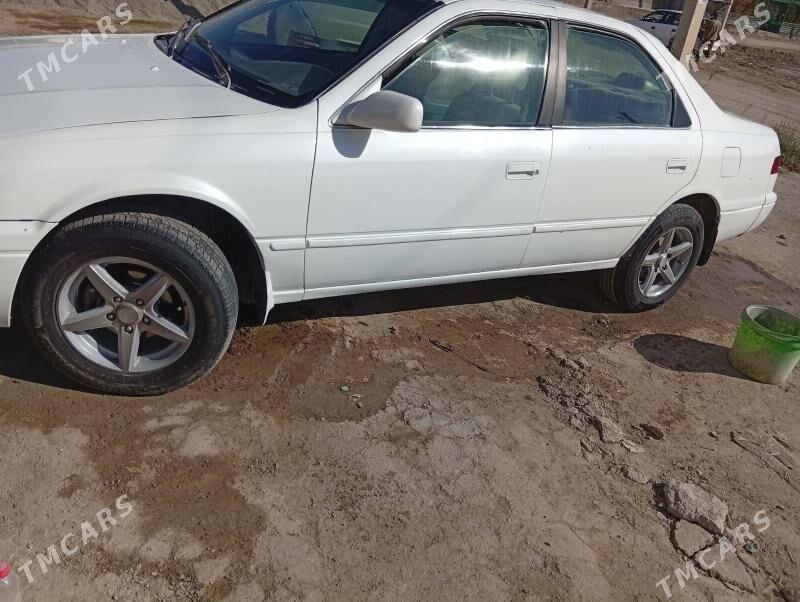 Toyota Camry 1998 - 126 000 TMT - Дашогуз - img 3