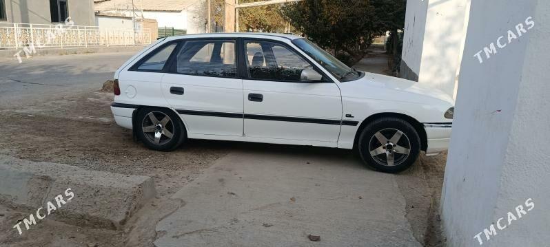 Opel Astra 1993 - 37 000 TMT - Mary - img 4