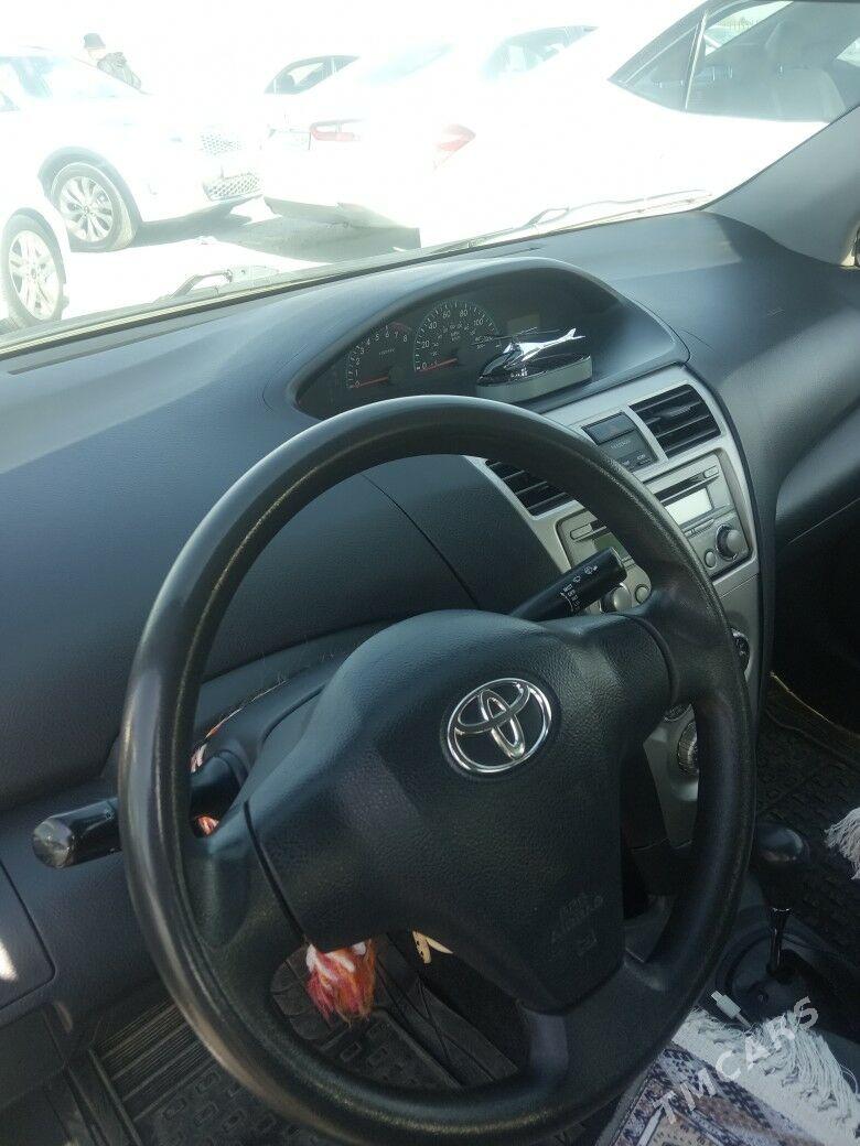 Toyota Yaris 2011 - 140 000 TMT - Болдумсаз - img 8