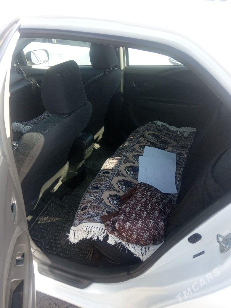 Toyota Yaris 2011 - 140 000 TMT - Болдумсаз - img 6