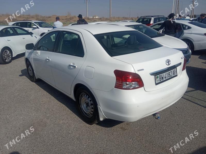 Toyota Yaris 2011 - 140 000 TMT - Болдумсаз - img 2