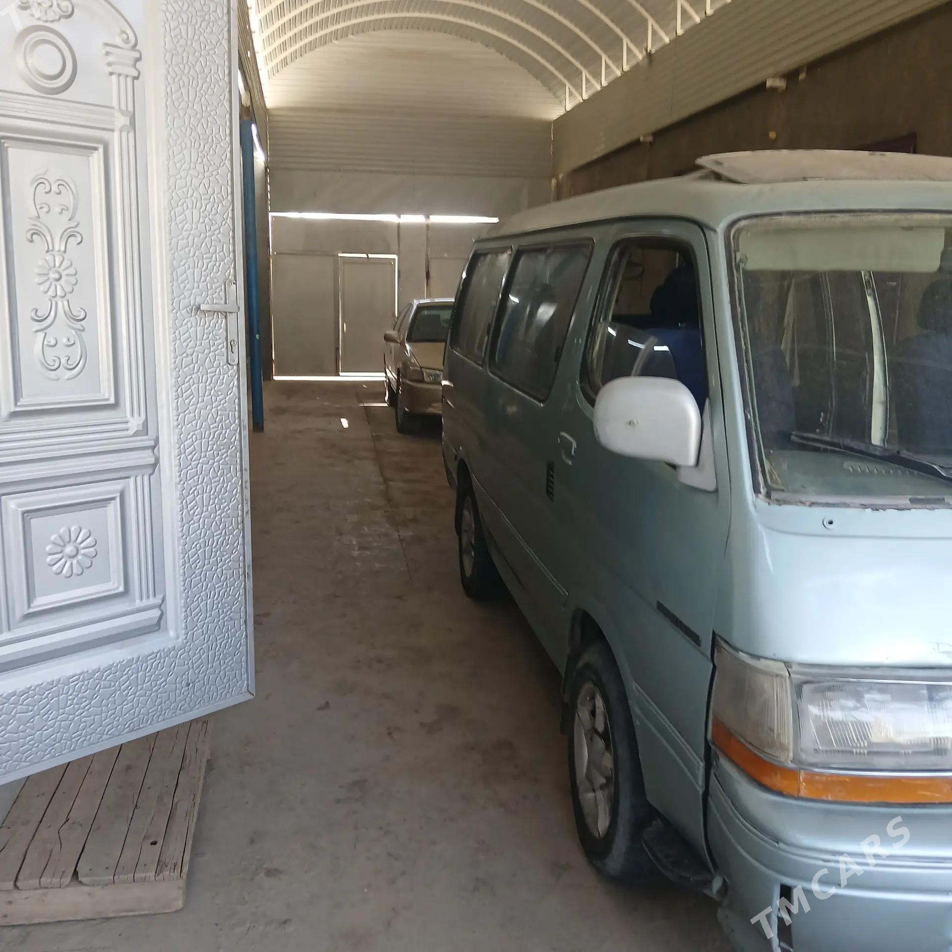 Toyota Hiace 1990 - 50 000 TMT - Magdanly - img 3