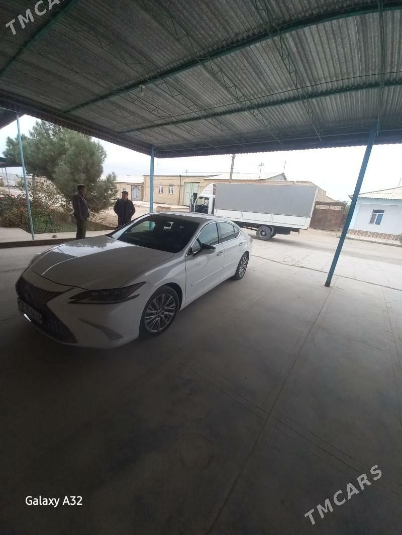 Lexus ES 350 2019 - 540 000 TMT - Farap - img 1