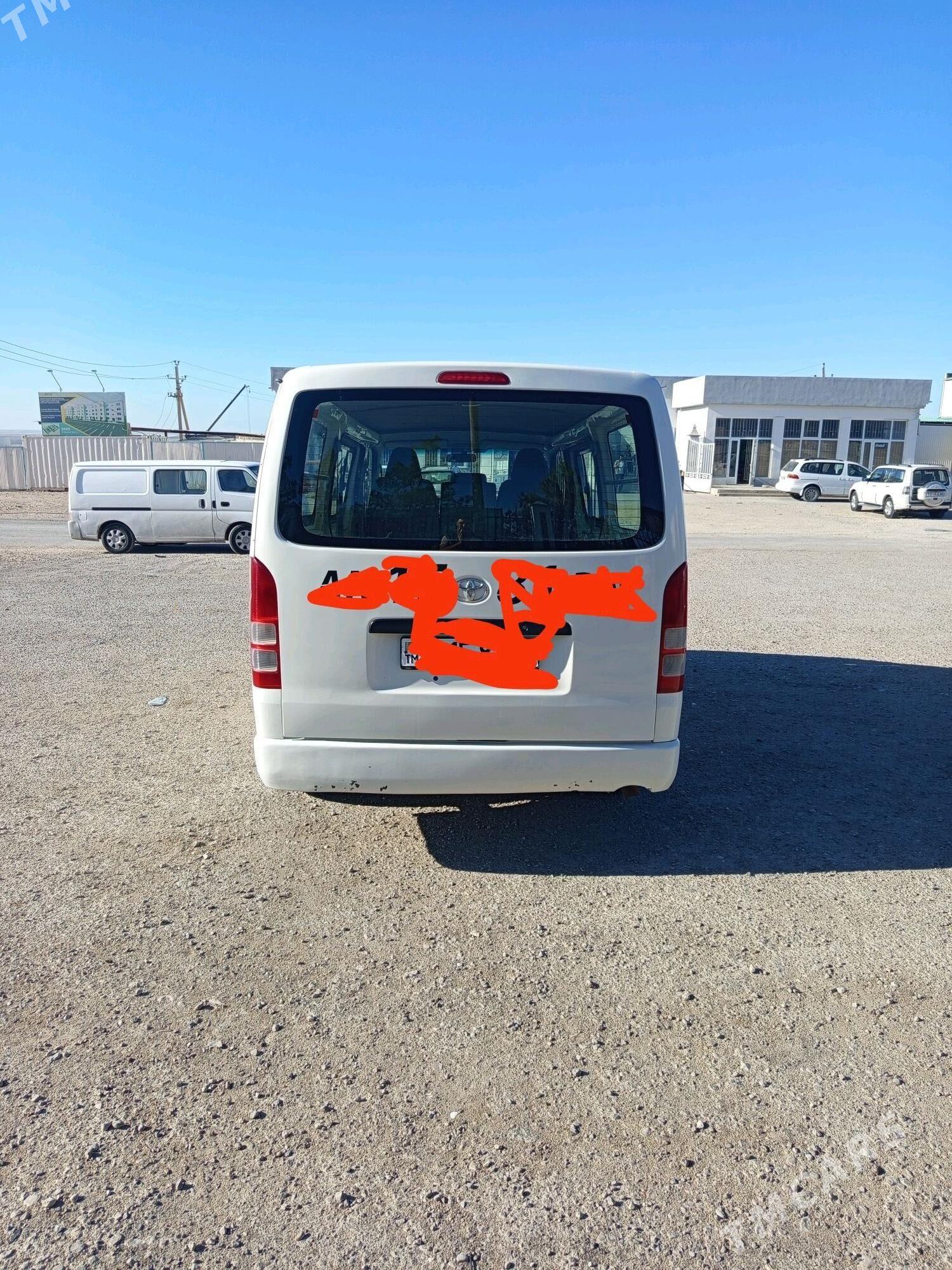 Toyota Hiace 2010 - 250 000 TMT - Балканабат - img 2