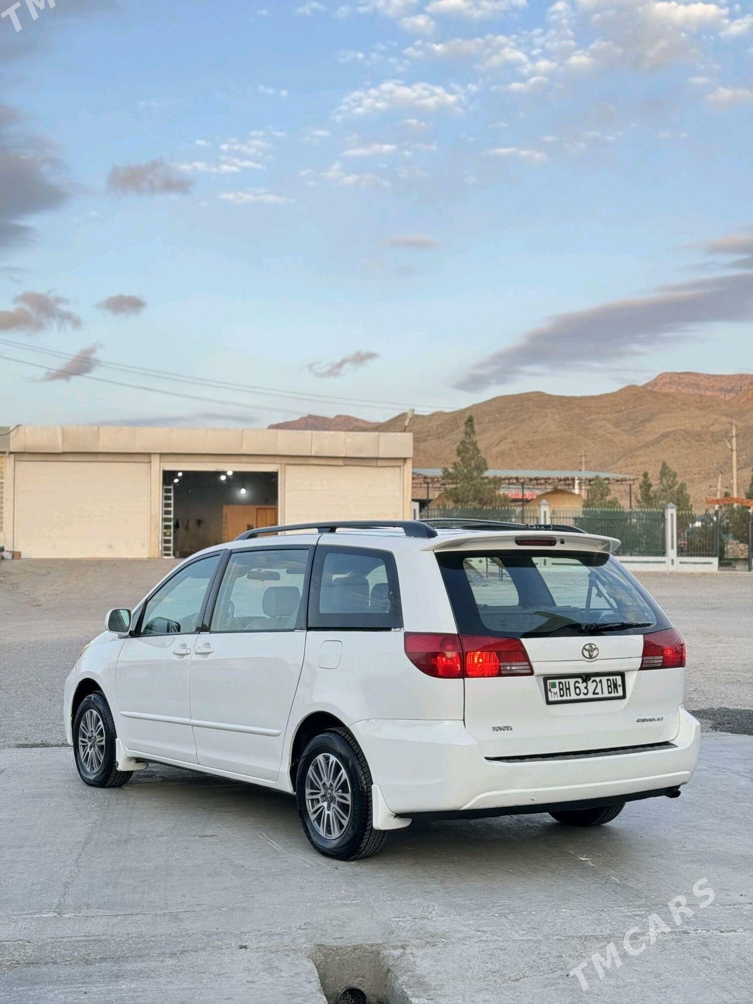 Toyota Sienna 2004 - 190 000 TMT - Balkanabat - img 5