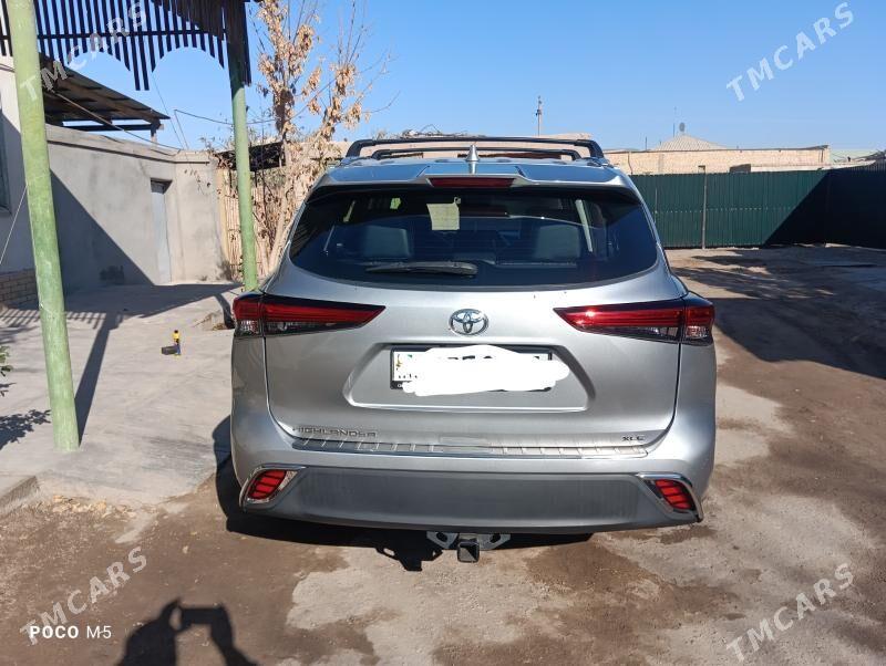 Toyota Highlander 2021 - 520 000 TMT - Гурбансолтан Едже - img 2