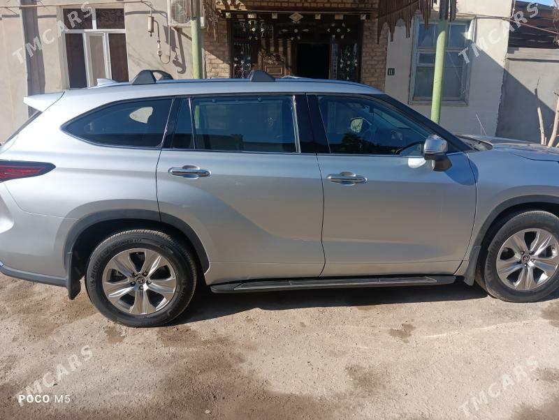 Toyota Highlander 2021 - 520 000 TMT - Гурбансолтан Едже - img 8