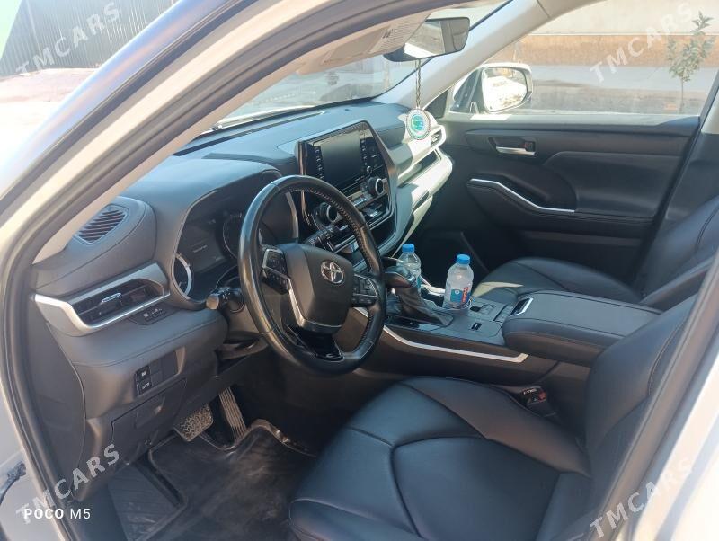 Toyota Highlander 2021 - 520 000 TMT - Гурбансолтан Едже - img 4