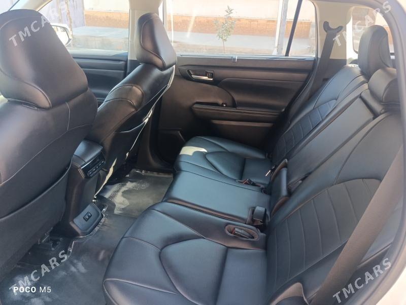 Toyota Highlander 2021 - 520 000 TMT - Гурбансолтан Едже - img 6