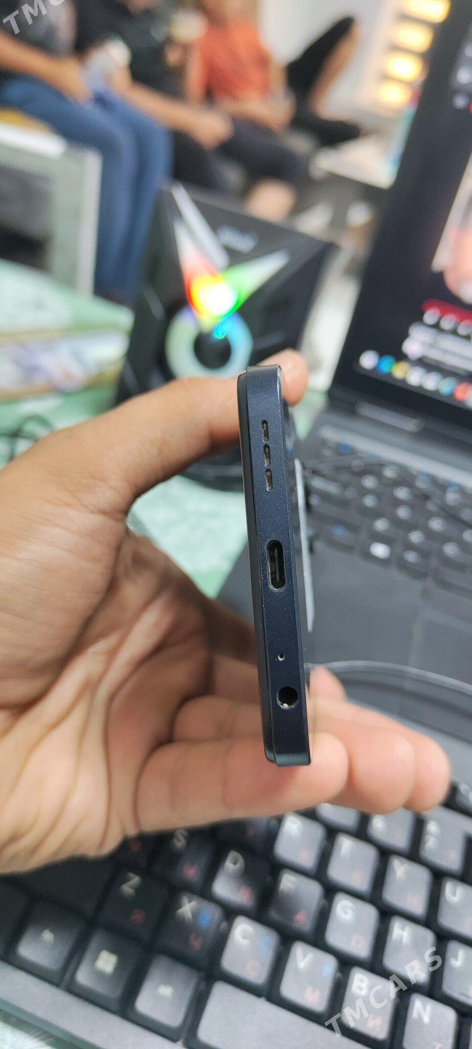 İnfinix Hot 30i 4/128 - Mary - img 2