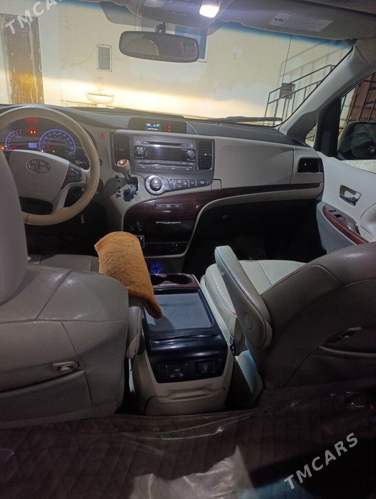 Toyota Sienna 2012 - 300 000 TMT - Туркменабат - img 6