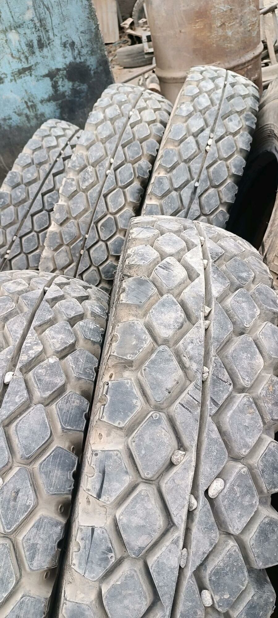 10kamaz zil teker 11 r20 1 200 TMT - Büzmeýin - img 3