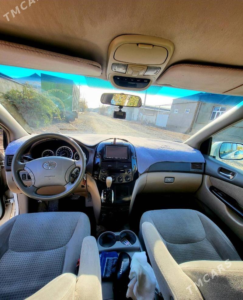 Toyota Sienna 2004 - 210 000 TMT - Теджен - img 2