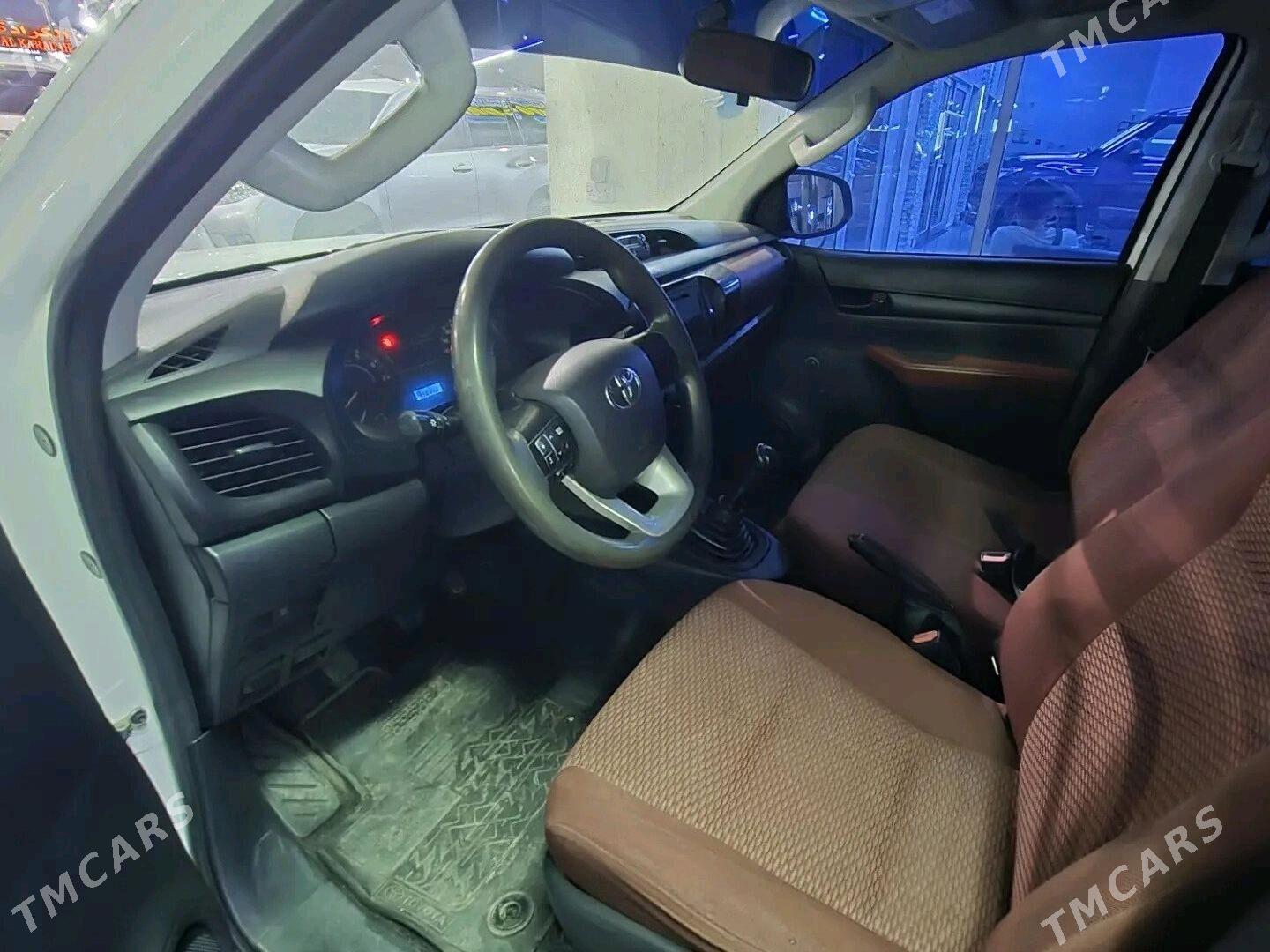 Toyota Hilux 2020 - 464 000 TMT - Гёкдепе - img 4