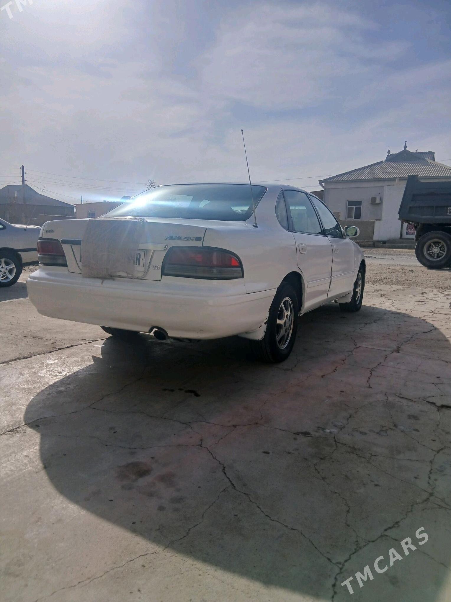 Toyota Avalon 1995 - 110 000 TMT - Türkmengala - img 1