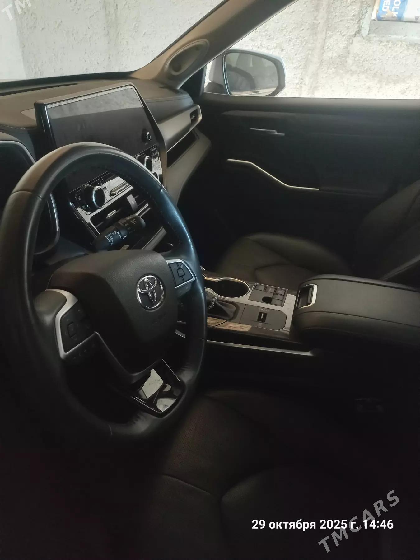 Toyota Highlander 2023 - 800 000 TMT - Акдепе - img 8