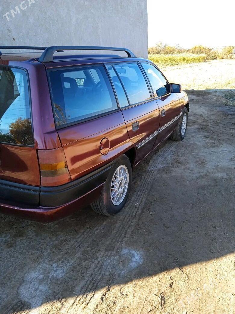 Opel Astra 1993 - 50 000 TMT - Gubadag - img 3