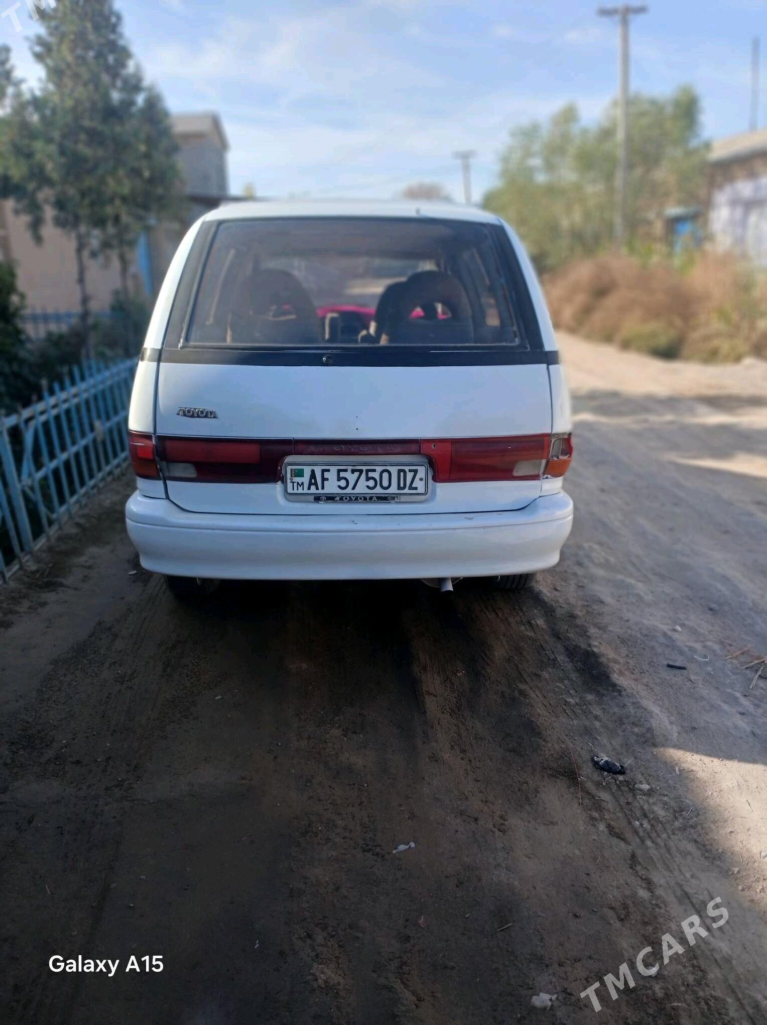 Toyota Previa 1990 - 32 000 TMT - Акдепе - img 6