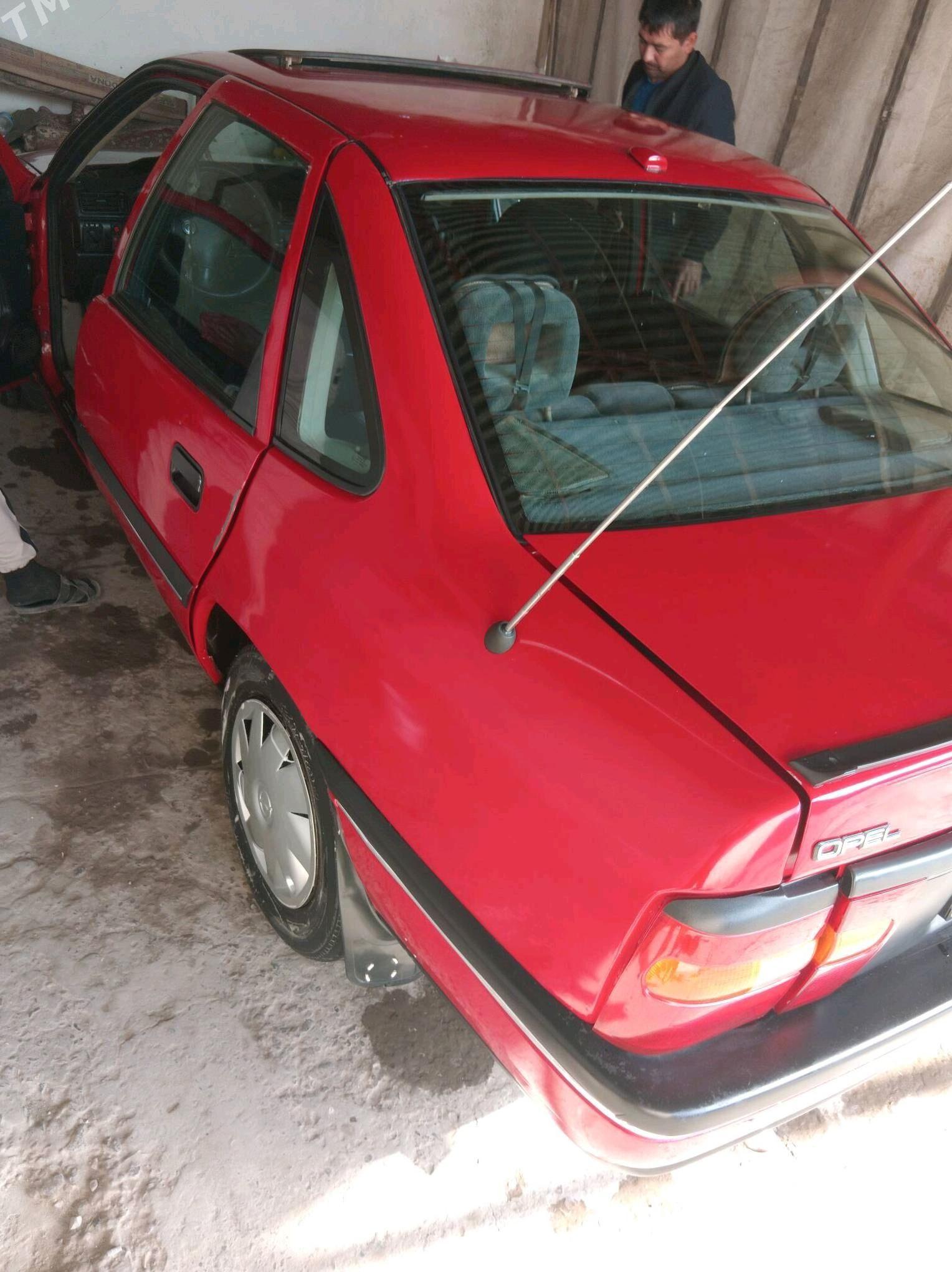 Opel Vectra 1991 - 30 000 TMT - Farap - img 3