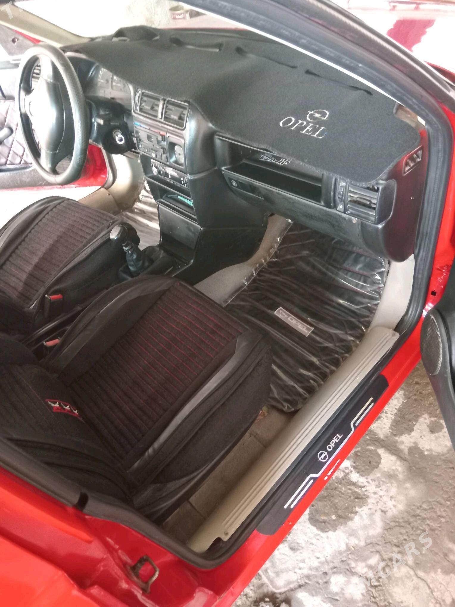 Opel Vectra 1991 - 30 000 TMT - Farap - img 1