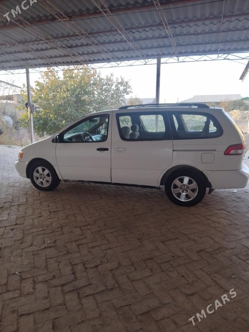 Toyota Sienna 2002 - 175 000 TMT - Халач - img 1