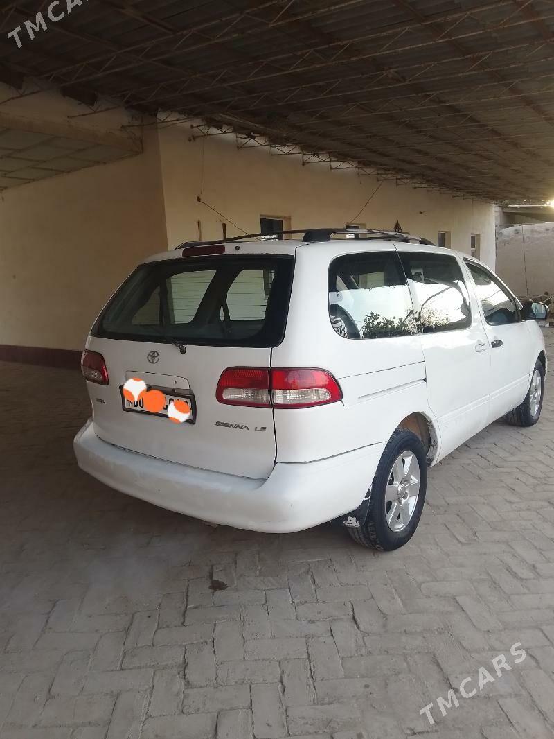 Toyota Sienna 2002 - 175 000 TMT - Халач - img 6