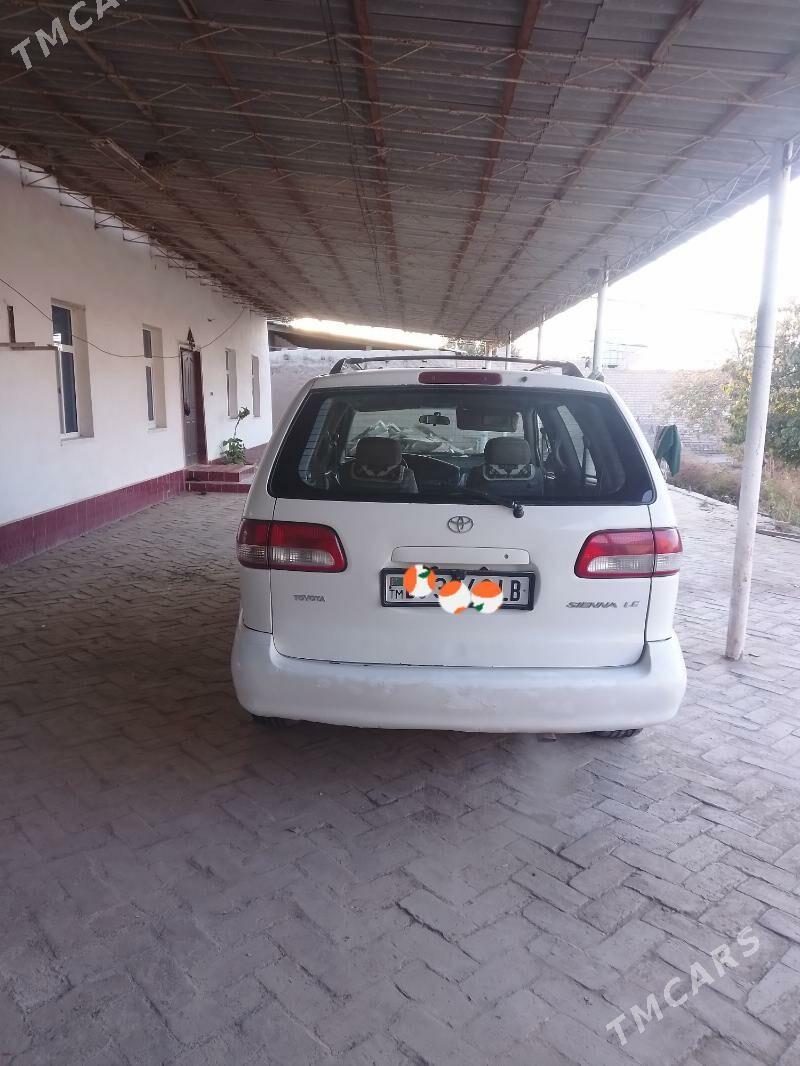 Toyota Sienna 2002 - 175 000 TMT - Халач - img 4
