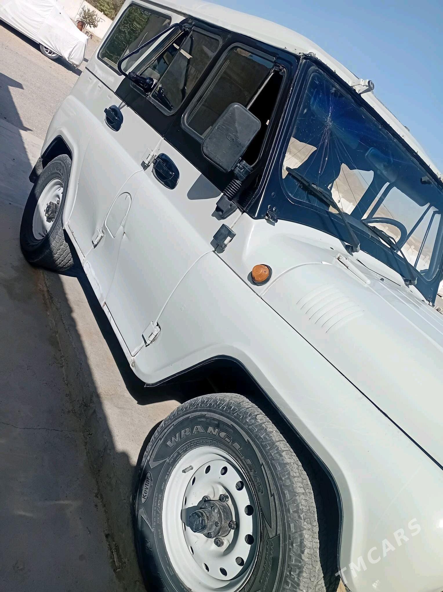 UAZ 469 2002 - 65 000 TMT - Серахс - img 3