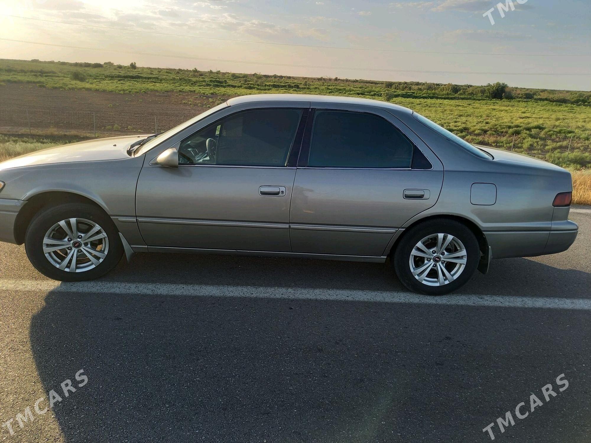 Toyota Camry 1999 - 130 000 TMT - Мары - img 1