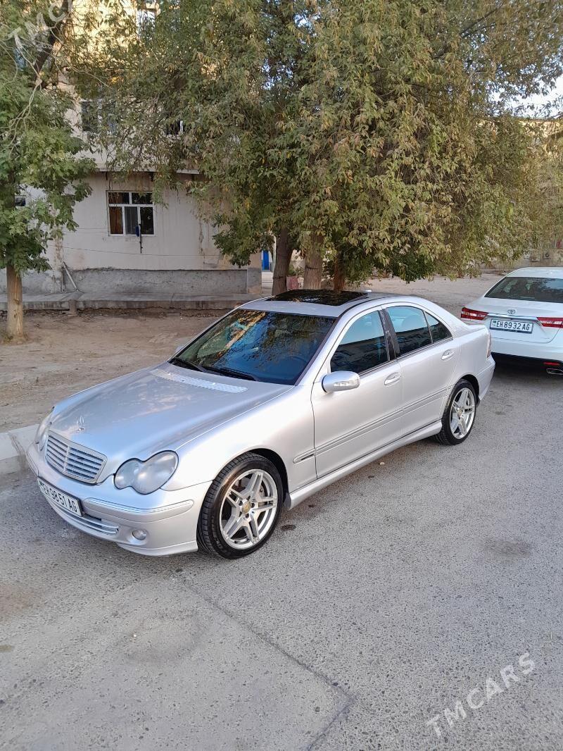 Mercedes-Benz C300 2006 - 130 000 TMT - 9 mkr - img 2