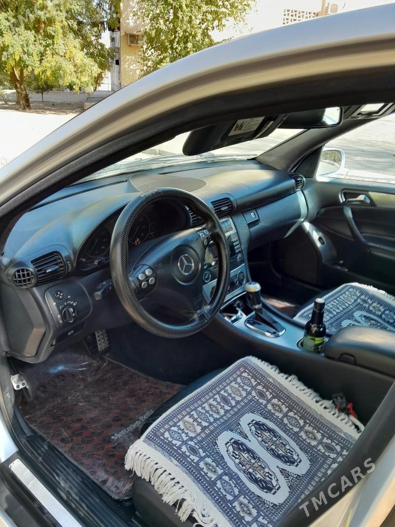 Mercedes-Benz C300 2006 - 130 000 TMT - 9 mkr - img 6