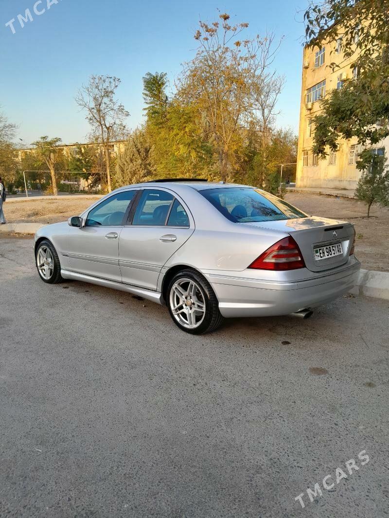Mercedes-Benz C300 2006 - 130 000 TMT - 9 mkr - img 3