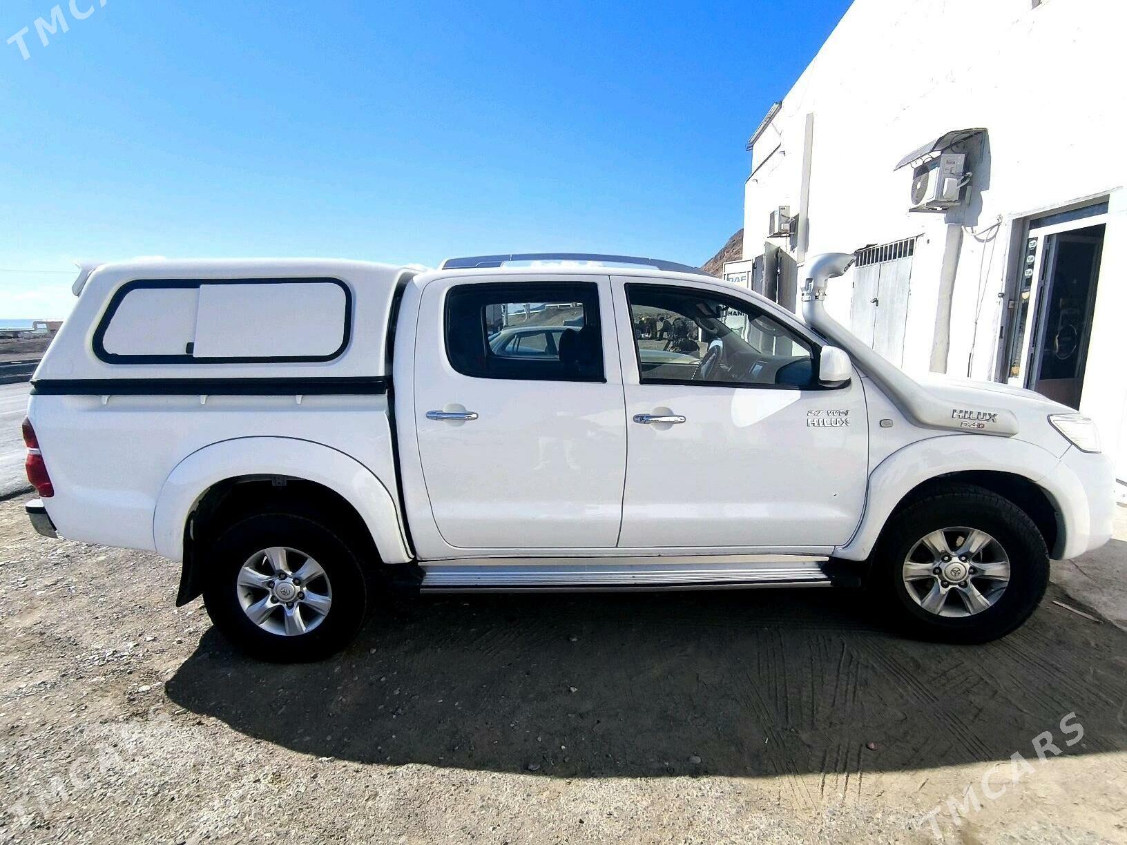 Toyota Hilux 2008 - 265 000 TMT - Türkmenbaşy - img 4