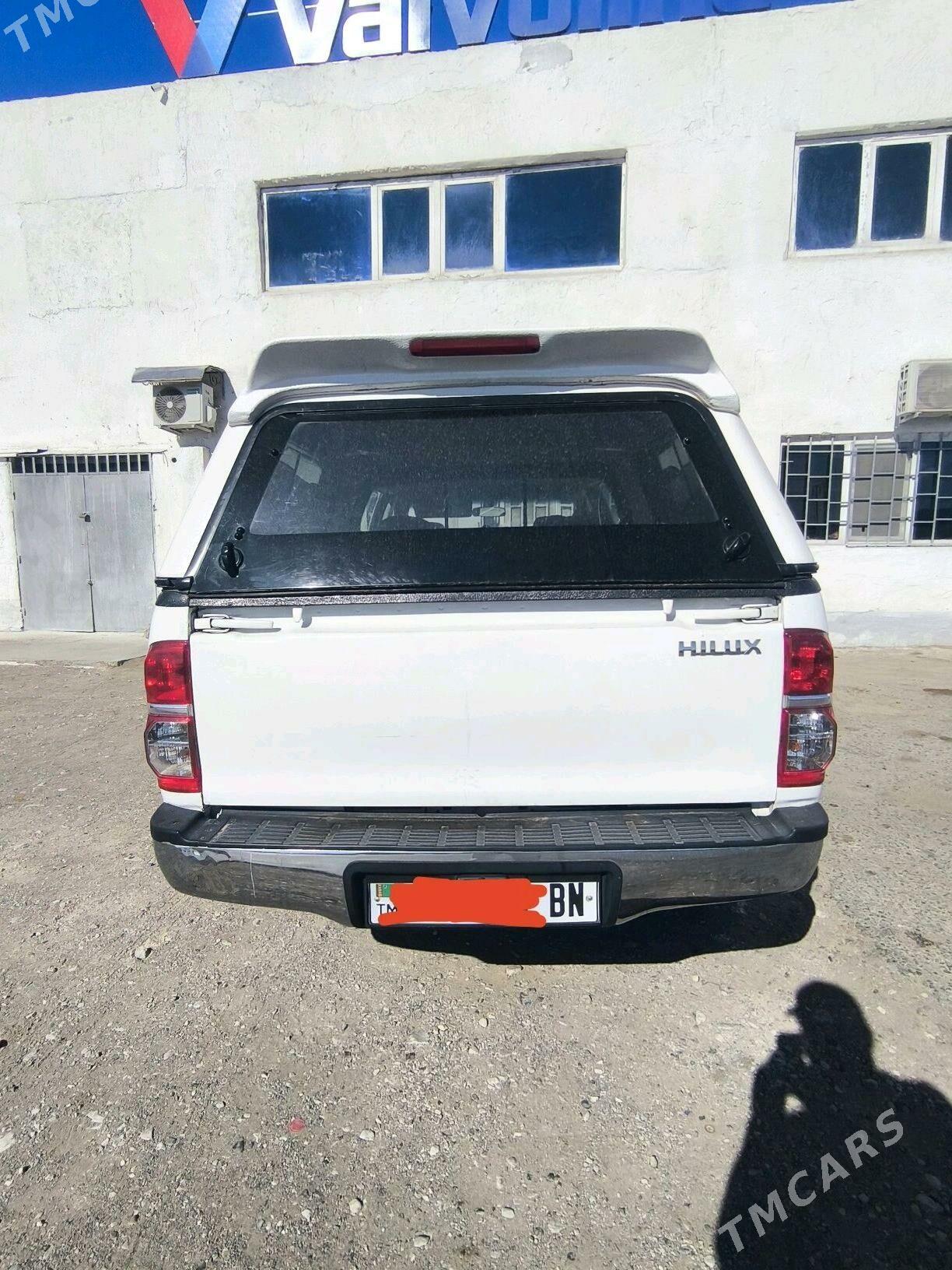 Toyota Hilux 2008 - 265 000 TMT - Türkmenbaşy - img 5