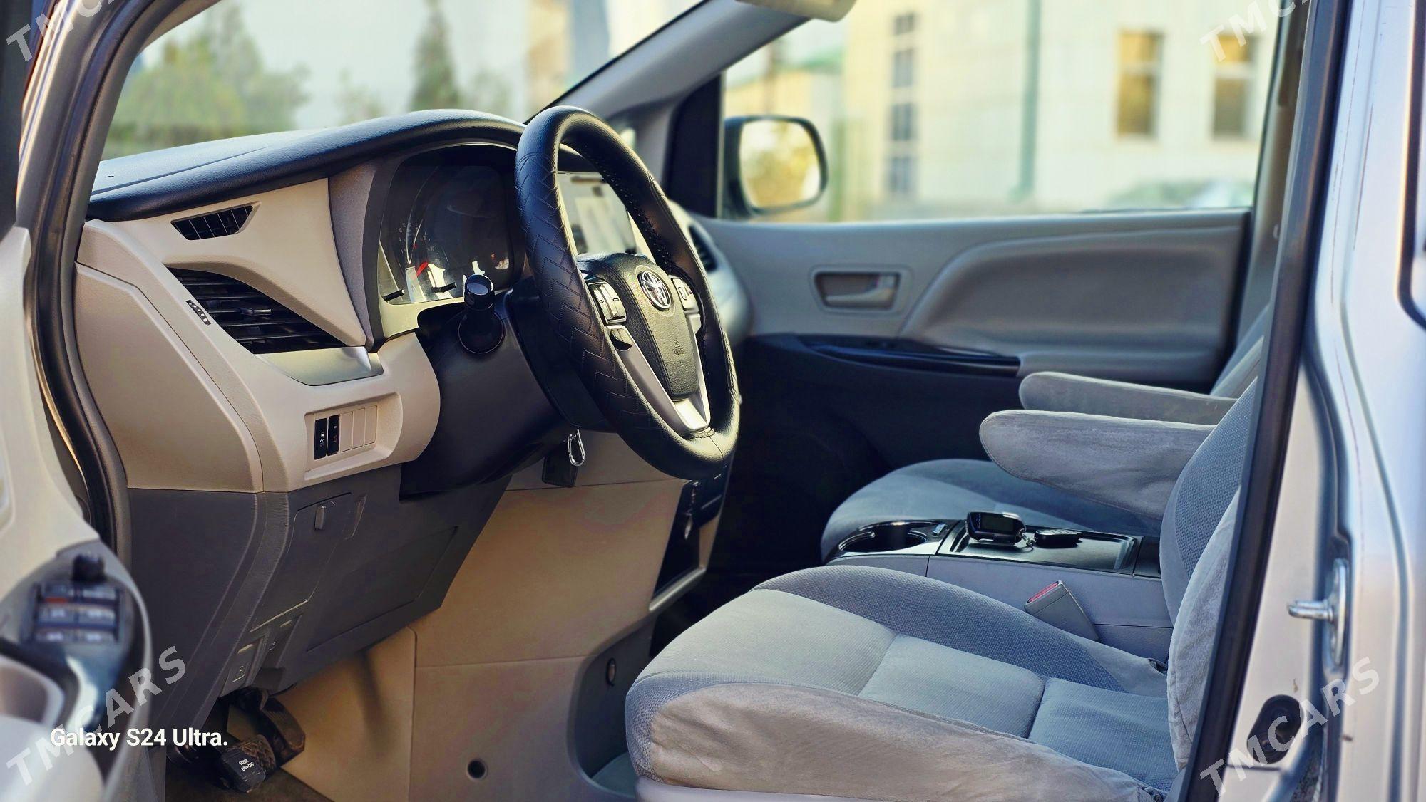 Toyota Sienna 2016 - 350 000 TMT - Дашогуз - img 7