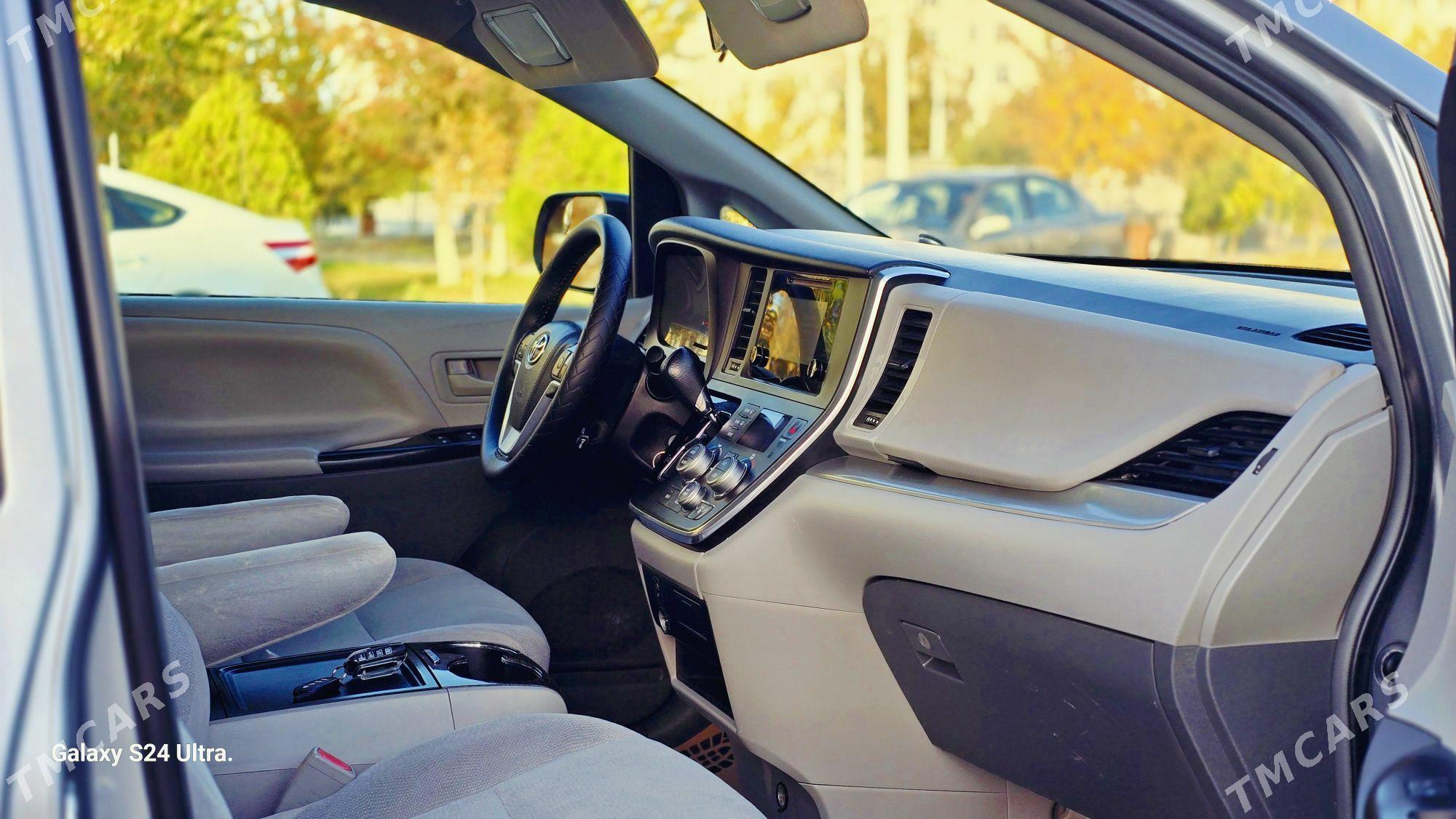 Toyota Sienna 2016 - 350 000 TMT - Дашогуз - img 6