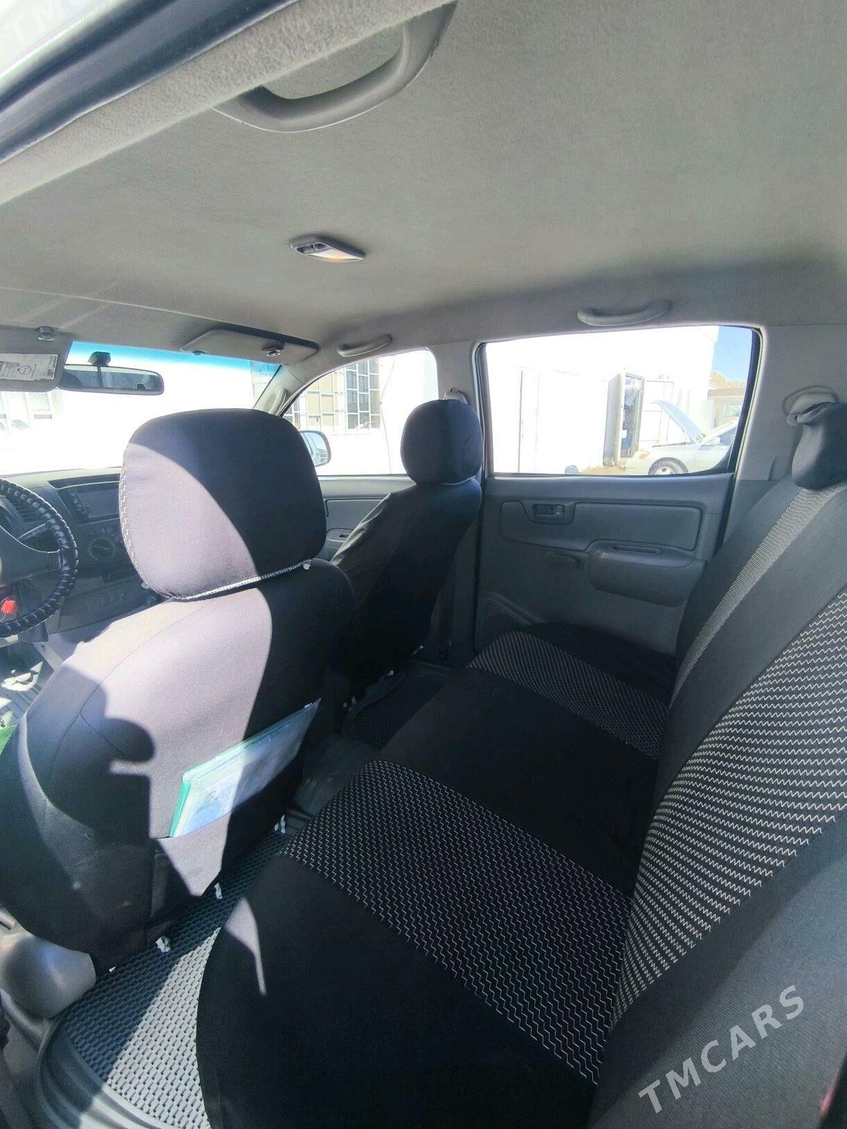 Toyota Hilux 2008 - 265 000 TMT - Türkmenbaşy - img 7