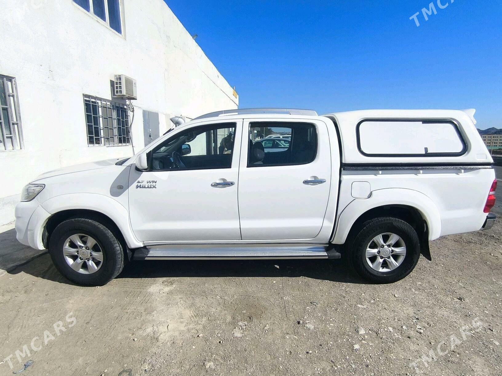 Toyota Hilux 2008 - 265 000 TMT - Türkmenbaşy - img 2
