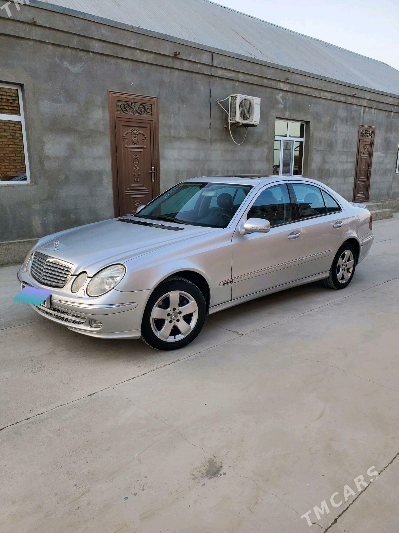 Mercedes-Benz E320 2002 - 140 000 TMT - Бахарден - img 2
