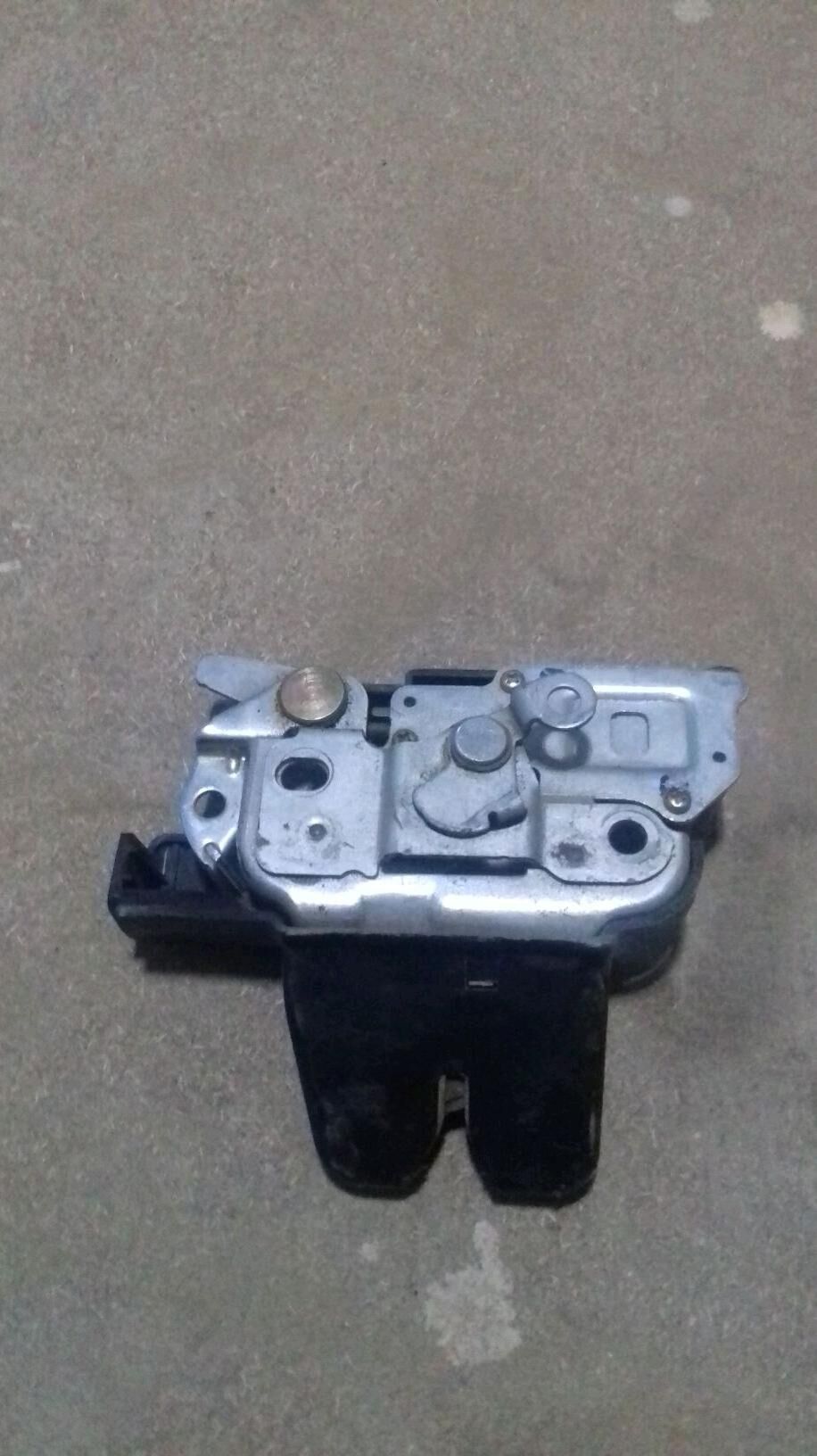 Bagaj zamok camry 150 TMT - Murgap - img 1