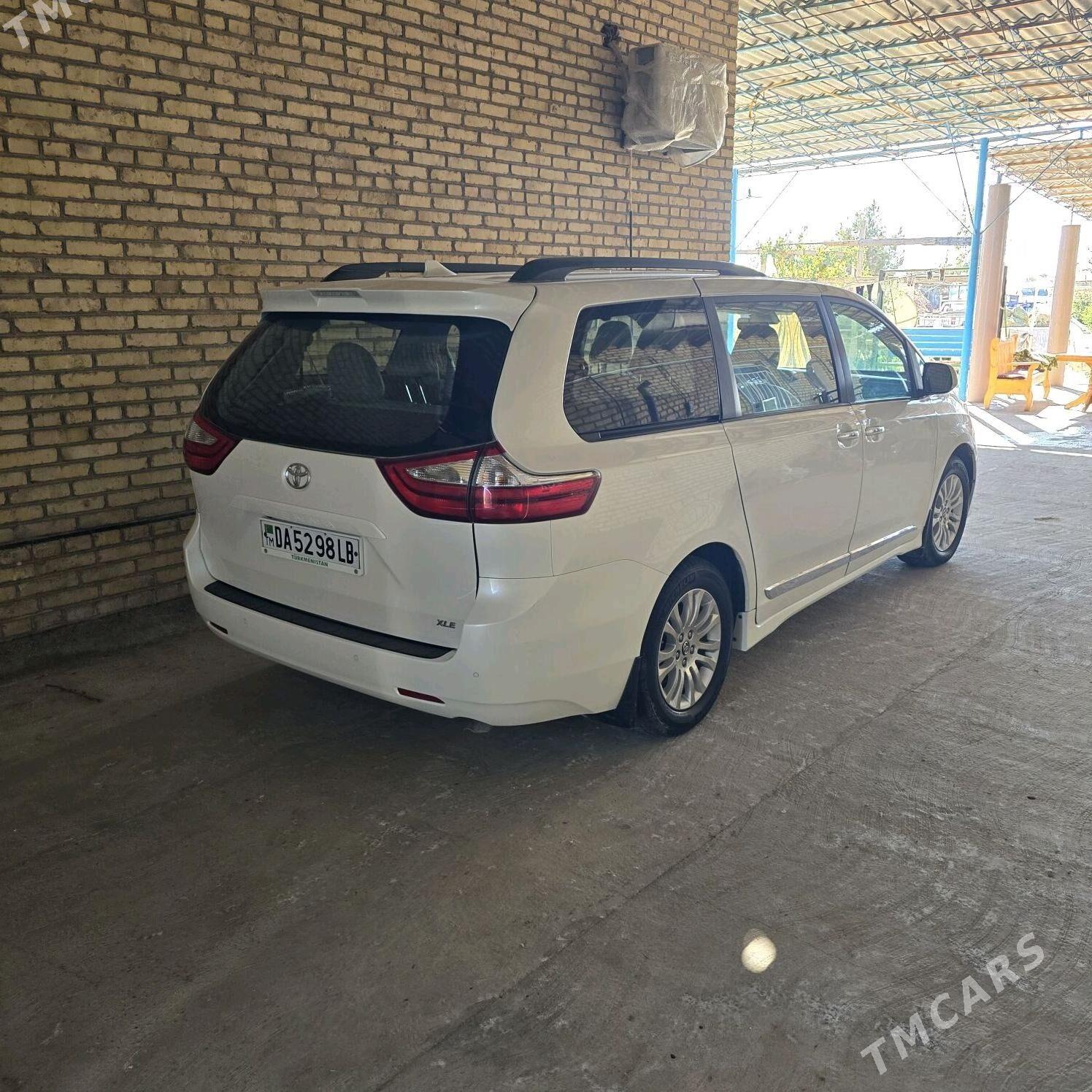 Toyota Sienna 2019 - 480 000 TMT - Гарабекевюл - img 2