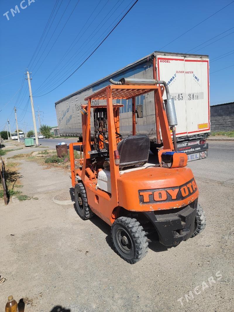 Kara Forklift 2005 - 79 000 TMT - Бузмеин - img 2