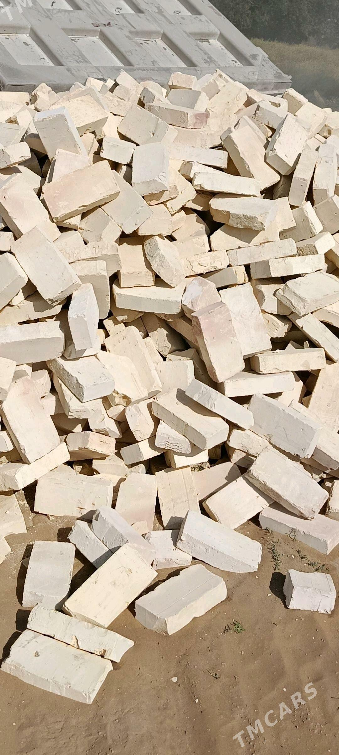 Abişni bişen kerpiç - Baýramaly - img 1