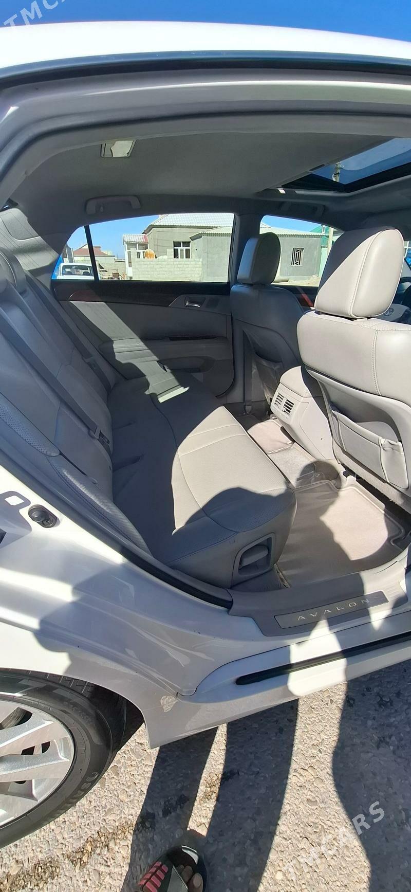 Toyota Avalon 2012 - 330 000 TMT - Гумдаг - img 1